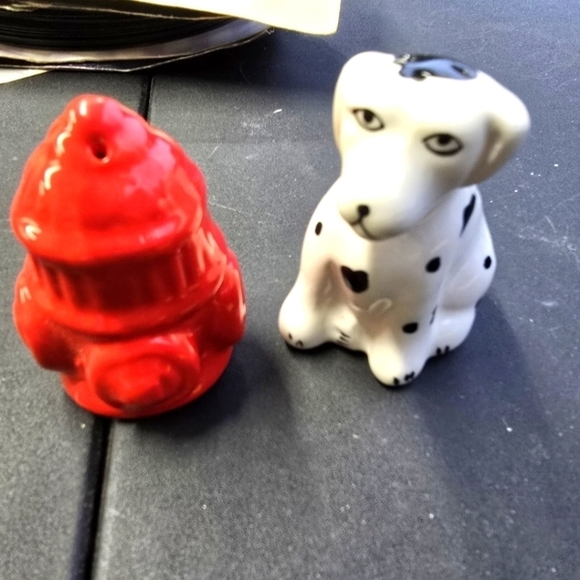 Vintage 90s Salt And Pepper Shakers Dog And Red Fire Hydrant Dalmatian Puppy - Picture 1 of 3